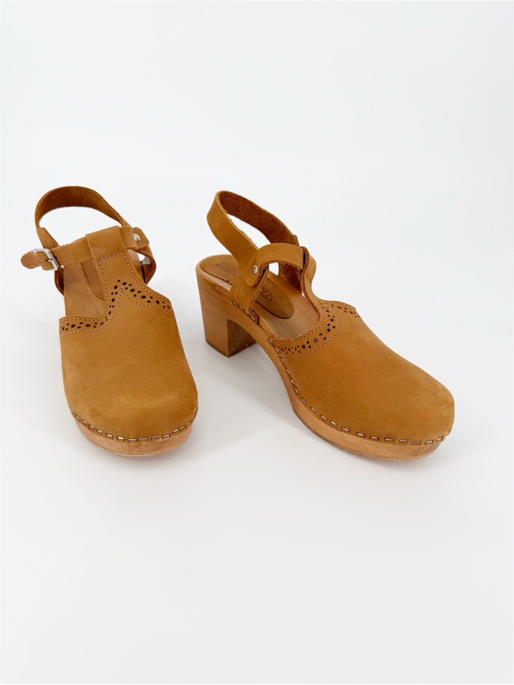 Bjork CLARA Swedish Wooden Clogs Sandals in Camel Nubuck